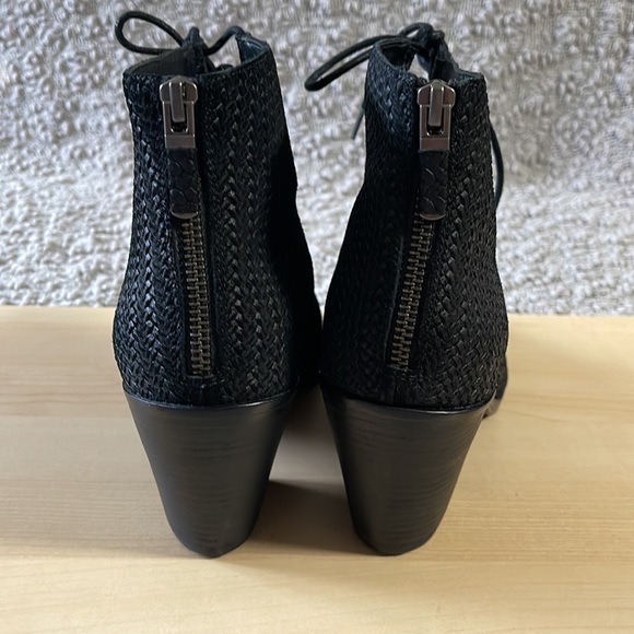 Eileen Fisher Slew Lace Up Booties Peep Toe 9 shoe - Picture 5 of 9